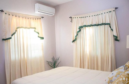 Saint John Parish Apartamento | Gorgeous 2-Bed Apt Sleeps 3 in St Johns