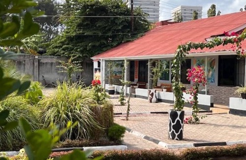 Mabibe Apartamento | Gorgeous 2 bedroom guest house with free Parking