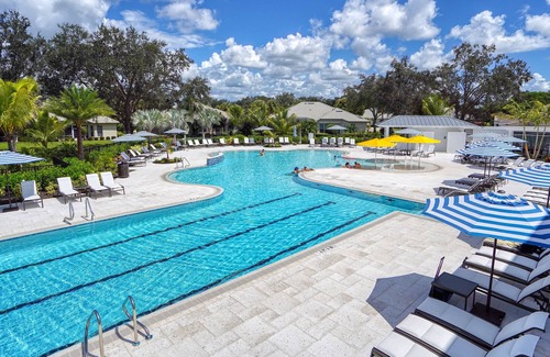 Gateway Condominio | Gorgeous 2 Bedroom Condo Along The Golf Course w/ Club Amenities!