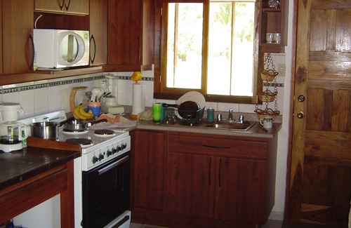 Parrita Casa | Hermosa cabaña de 2 dormitorios con vista al mar en Costa Rica