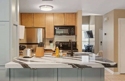 Cameron Wood Casa | Gorgeous 2 BR near Carowinds - Patio - Pool