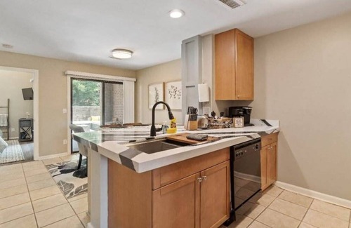 Cameron Wood Casa | Gorgeous 2 BR near Carowinds - Patio - Pool