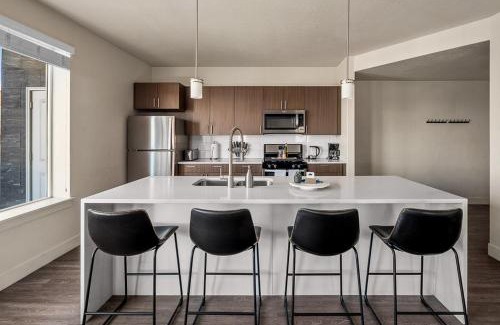 Rio Grande Apartamento | Gorgeous 2BD 2BA Pool,Gym,Htub near Convention Ctr