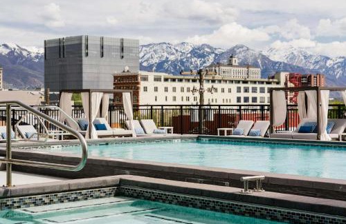 Rio Grande Apartamento | Gorgeous 2BD 2BA Pool,Gym,Htub near Convention Ctr