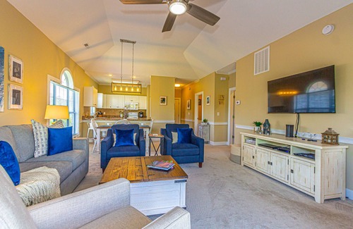 Central Myrtle Beach Villa | Gorgeous 2BR 2BA Modern Masterpiece Near Beach