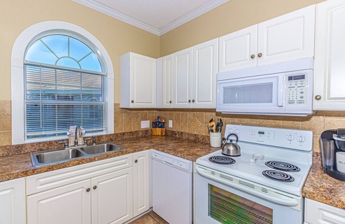 Central Myrtle Beach Villa | Gorgeous 2BR 2BA Modern Masterpiece Near Beach