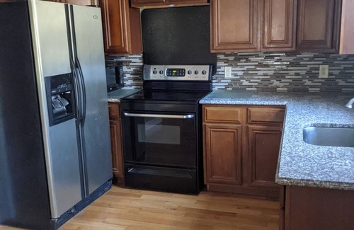 Townville Apartamento | Gorgeous 2br/2ba townhome on Lake Hartwell with shared dock privileges