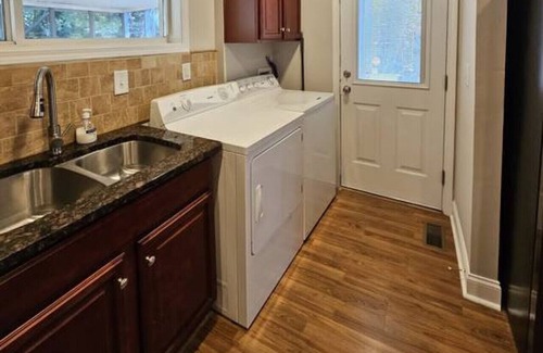 Home Park Casa | Gorgeous 2BR home with backyard