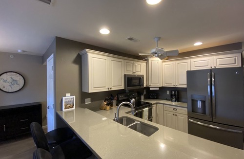 Camdenton Condominio | Gorgeous 3 bed/2 bath walk-in condo with tranquil lake view! (Sleeps 6-8)