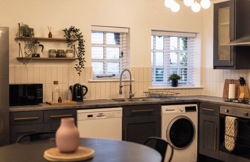 Yeovil Apartamento | Gorgeous 3 Bed Central Modern Parking King Bed