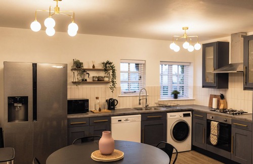 Yeovil Apartamento | Gorgeous 3 Bed Central Modern Parking King Bed