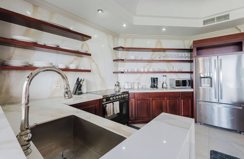 Cantón de Quepos Condominio | Gorgeous 3-bedroom Penthouse Condo with Panoramic Views!