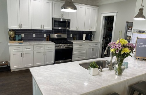 Charlotte Casa | Gorgeous 3 bedroom house with patio and firepit