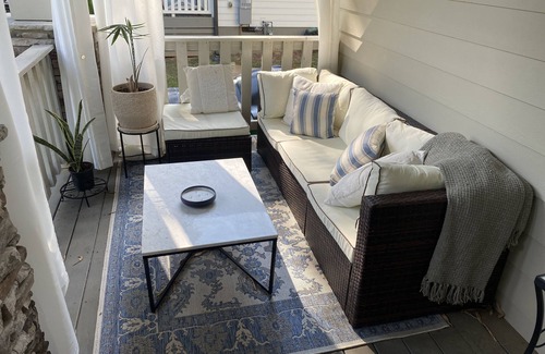 Charlotte Casa | Gorgeous 3 bedroom house with patio and firepit
