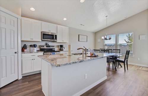 Meridian Casa | Gorgeous 3 Bedroom Private Custom Home in Central Meridian