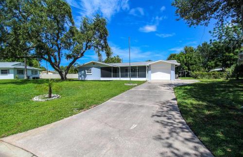 Sarasota Casa | Gorgeous 3 BR home minutes from Siesta Key - Edgewater Bungalow