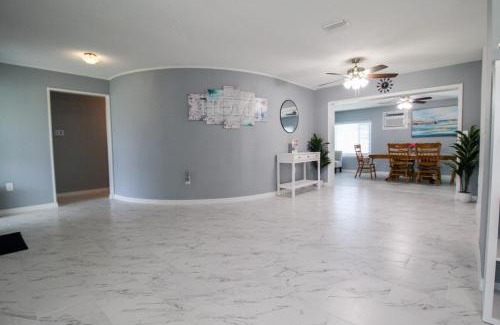 Sarasota Casa | Gorgeous 3 BR home minutes from Siesta Key - Edgewater Bungalow