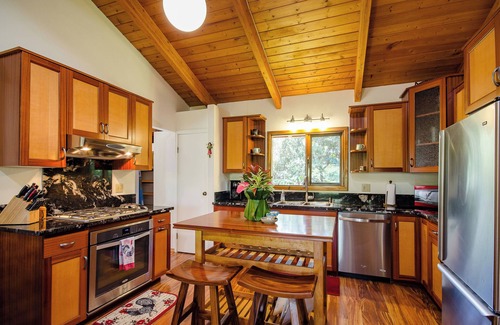 Volcano Casa | Gorgeous 3b/2b house minutes from Natl Park & Volcano Village. Family friendly!
