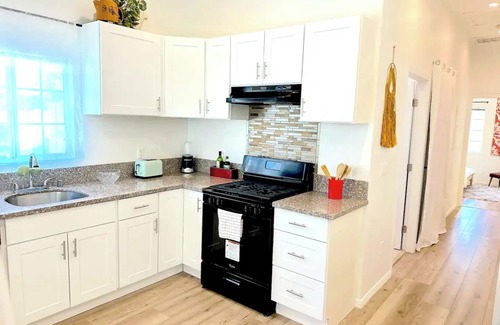 Atwater Village Cabaña | Gorgeous 3bd/3bth cottage & patio