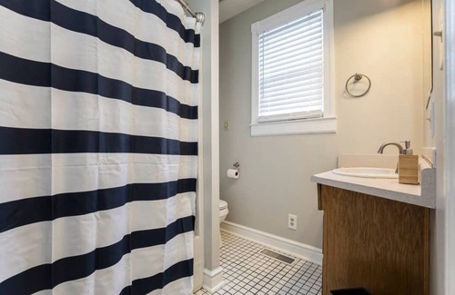 Clifton Casa | Gorgeous 3BR 2BA on Frankfort | by Cozysuites