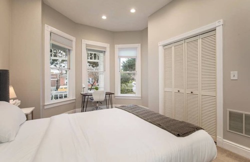 Clifton Casa | Gorgeous 3BR 2BA on Frankfort | by Cozysuites