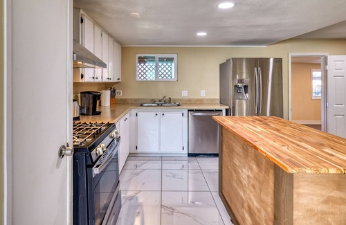 Pleasanton Casa | Gorgeous 3BR House for Refreshment & Relaxation!
