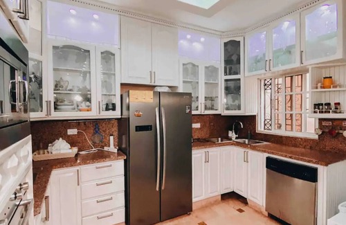 Santo Domingo Este Villa | Gorgeous 4 bedroom 5 bed Mini Mansion With Pool