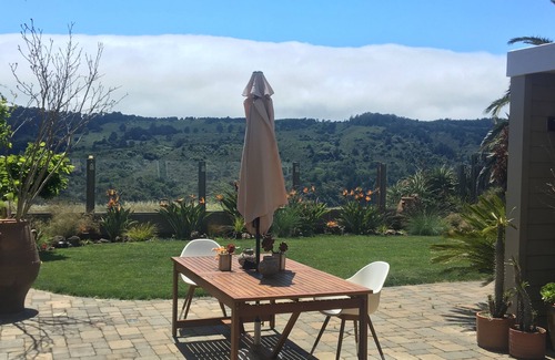 Highlands-Baywood Park Casa | Hermosa casa de 4 bd, 3 baños con vista impresionante