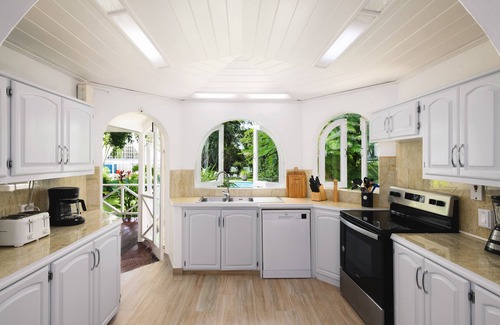 Speightstown Villa | Gorgeous 4 bedroom family villa only 4 mins walk to Mullins beach