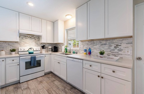 Bayshore Gardens Casa | Gorgeous 4-bedroom Pool House in Bradenton with WiFi and AC