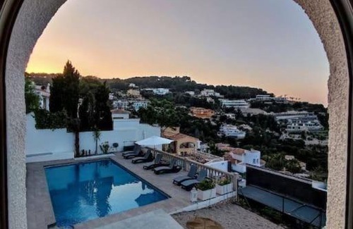 Mar Azul Villa | Gorgeous 4-bedroom Villa, Javea, Portixol