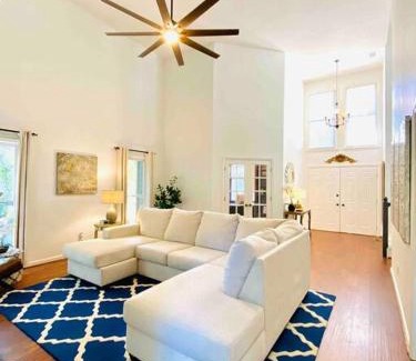 Alpharetta Villa | Gorgeous 4 BR Home - 1.5 mile from DT Alpharetta