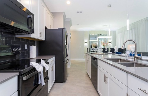 Kissimmee Villa | Gorgeous 4Bd Close to Disney w/ Pool @ Storey Lake 4245