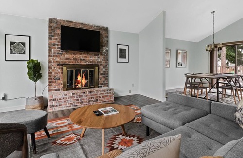 Renton Casa | Gorgeous 4BR House in Renton w/ Fenced Yard