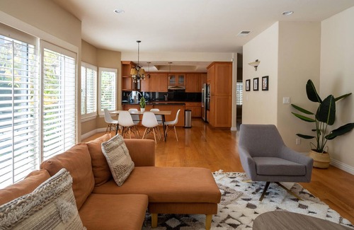 Carmine - Parkmont Casa | Gorgeous 4BR House in San Jose