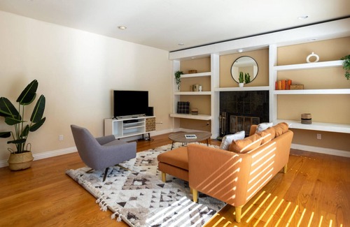 Carmine - Parkmont Casa | Gorgeous 4BR House in San Jose