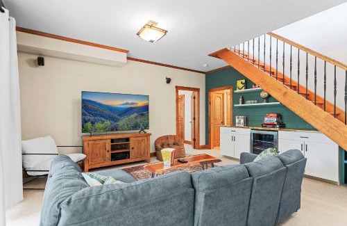 Ellicottville Chalet De Esquí | Gorgeous 5 Bdr with Hot Tub - Walk to Holi-Mont!