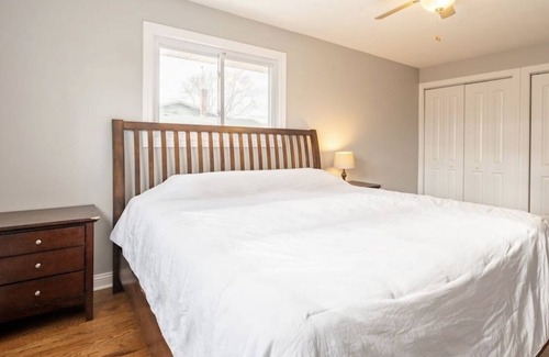 South Holland Casa | Gorgeous 5-bedroom home w/ POOL & Vehicle rental