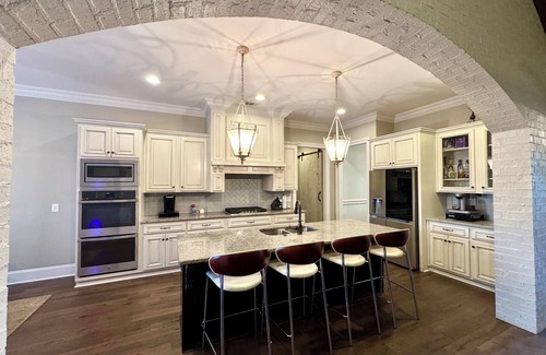 Auburn Casa | Gorgeous 5-bedroom Auburn University Club Gameday House with Pool!!
