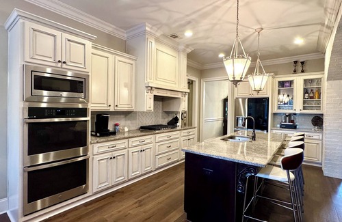Auburn Casa | Gorgeous 5-bedroom Auburn University Club Gameday House with Pool!!