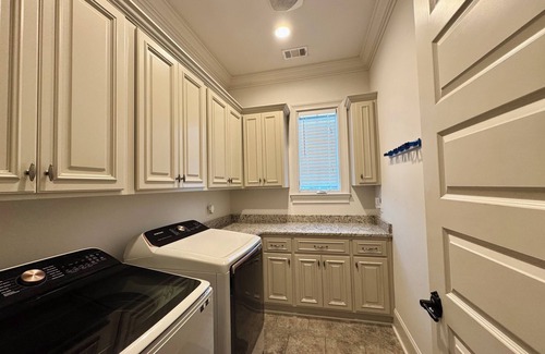 Auburn Casa | Gorgeous 5-bedroom Auburn University Club Gameday House with Pool!!