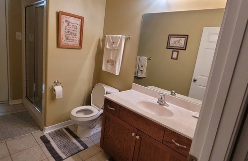 Niceville Casa | Gorgeous 5 bedroom home w/ pool. Close to Destin Beaches. No cleaning fee!