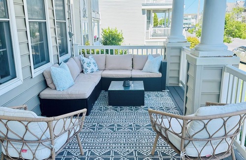North End Condominio | Gorgeous 5BR 3BA home, close to beach, town + playground; full linen service
