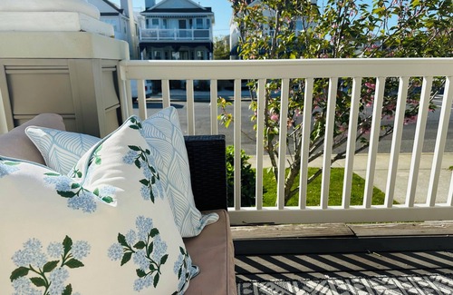 North End Condominio | Gorgeous 5BR 3BA home, close to beach, town + playground; full linen service