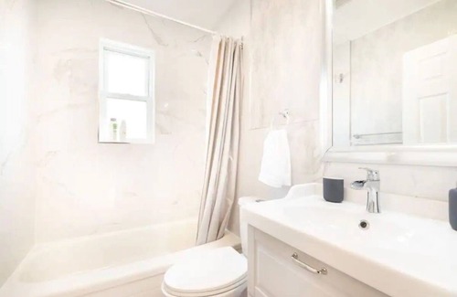 North York Casa | Gorgeous 6 Bedroom Home in North York