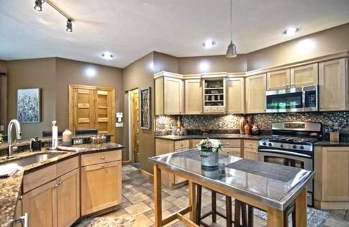 New Carlisle Casa | Gorgeous 6 bedroom "Retreat" - Indoor and Outdoor!