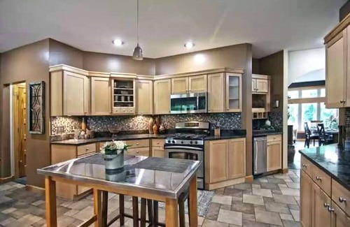 New Carlisle Casa | Gorgeous 6 bedroom "Retreat" - Indoor and Outdoor!