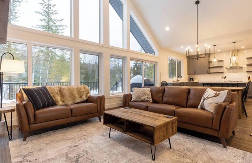 East Kootenay Chalet De Esquí | Gorgeous 6 Bedroom with 2 Hot Tubs