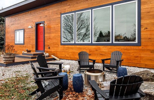 Williamsburg Cabina | 🐎 Gorgeous 6BDR Farmhouse w/ Stables & 3 Paddocks ➠ 9246!