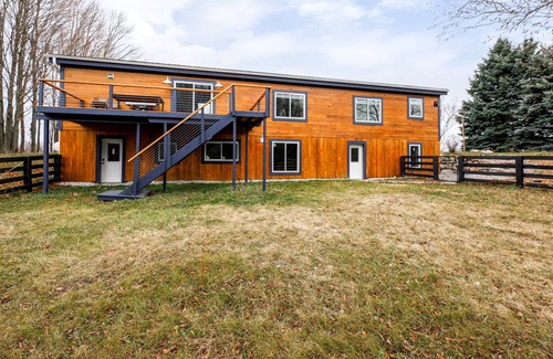 Williamsburg Cabina | 🐎 Gorgeous 6BDR Farmhouse w/ Stables & 3 Paddocks ➠ 9246!
